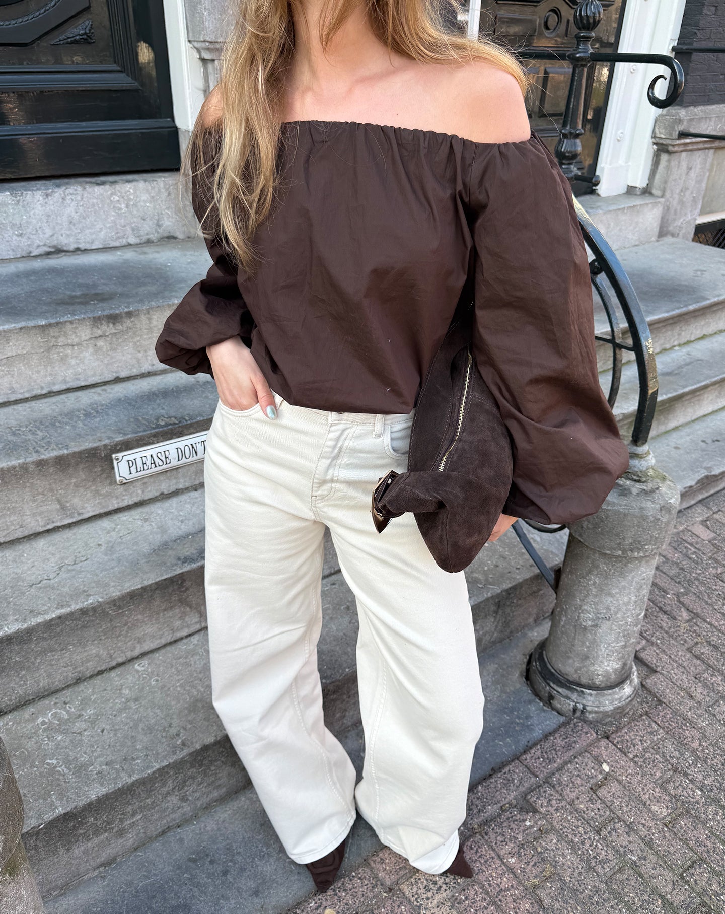 OFF SHOULDER PUFF SLEEVE TOP BROWN