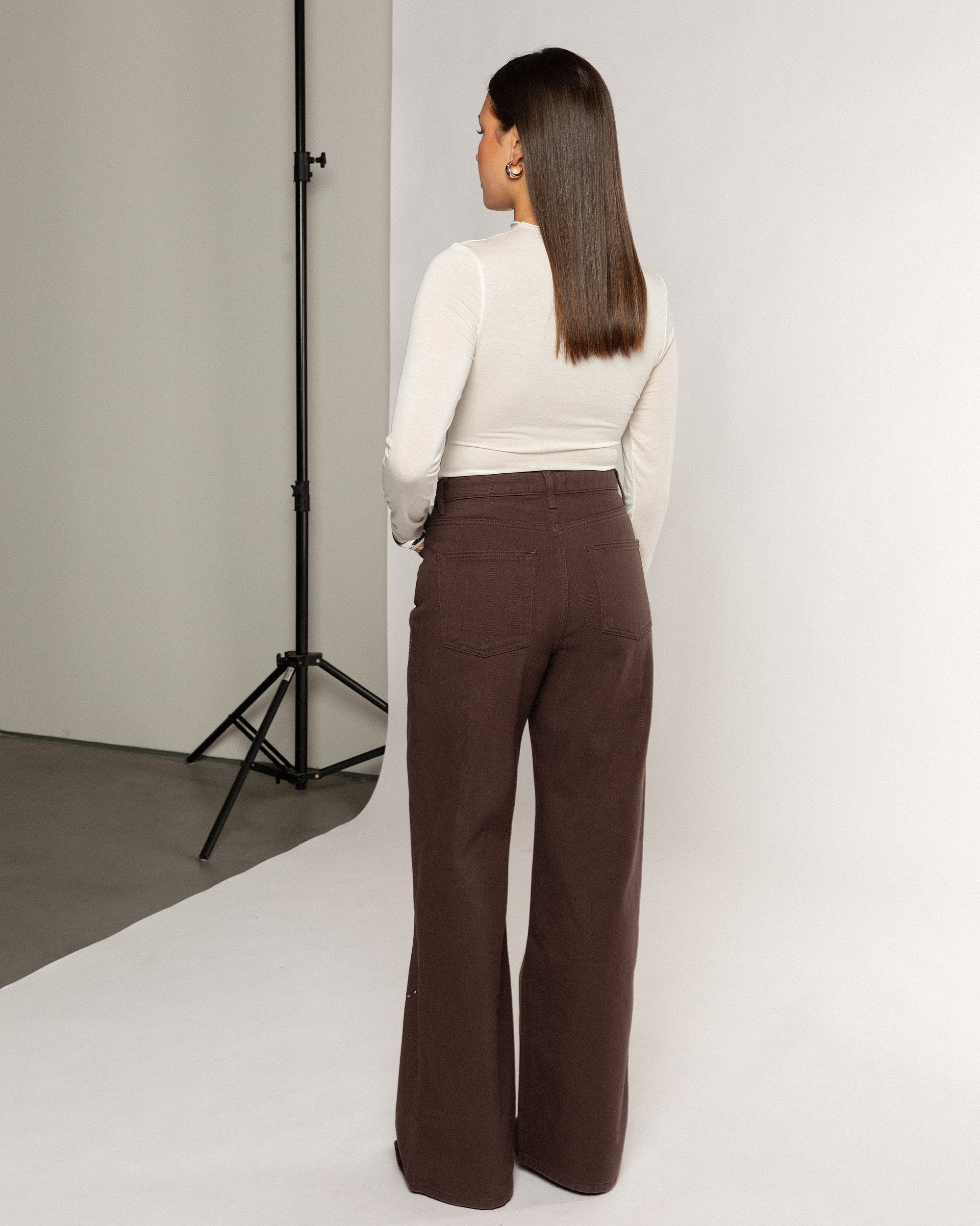 VICKY STUD WIDE LEG JEANS BRUIN