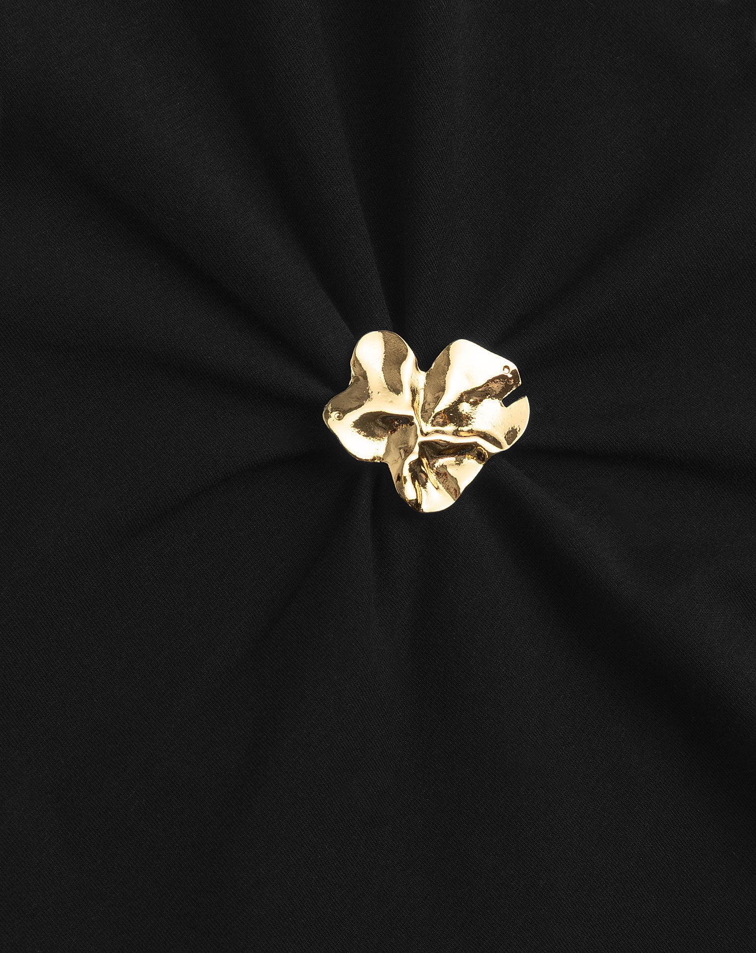 BROCHE TEE BLACK