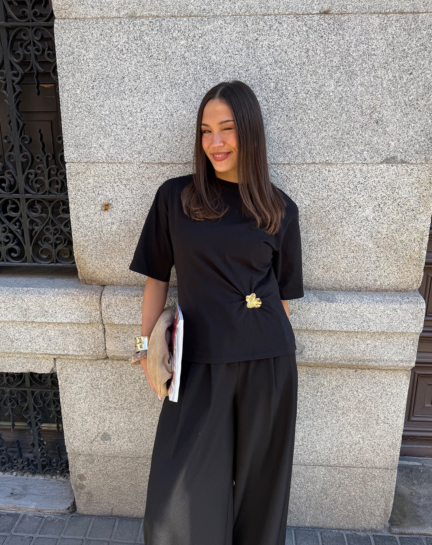 BROCHE TEE BLACK