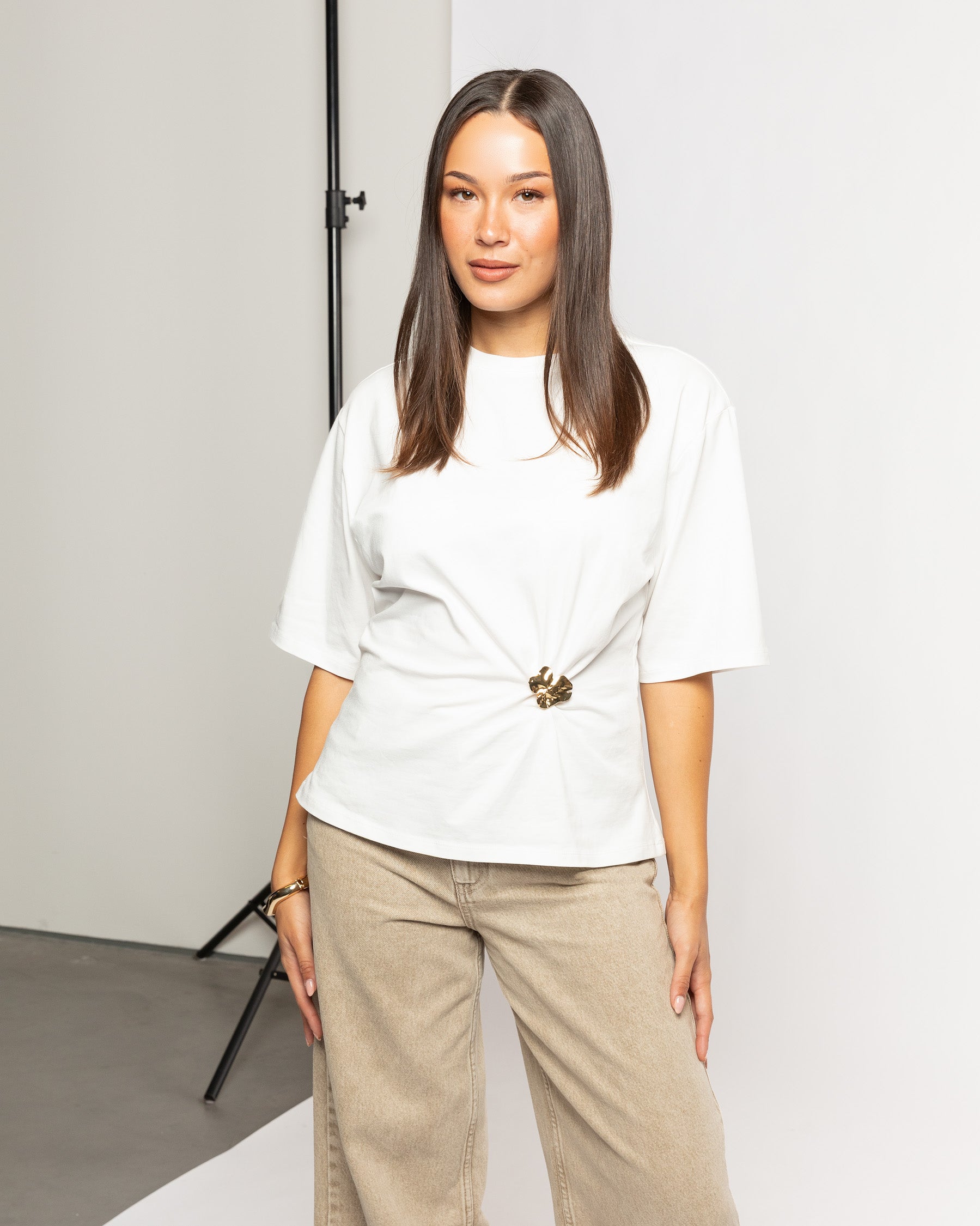 BROCHE TEE CREAM