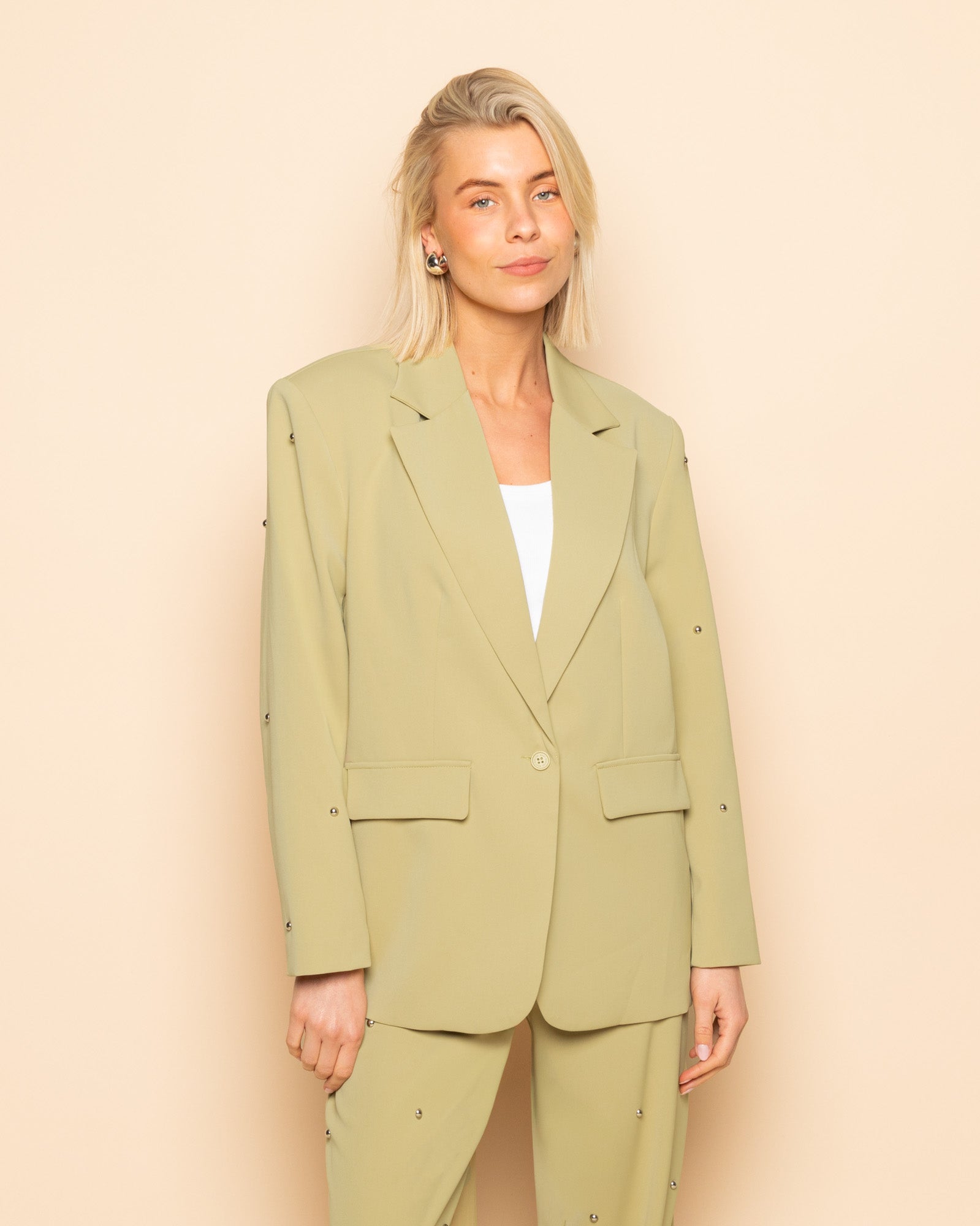 MAINE BUBBLE STUD BLAZER LIGHT OLIVE