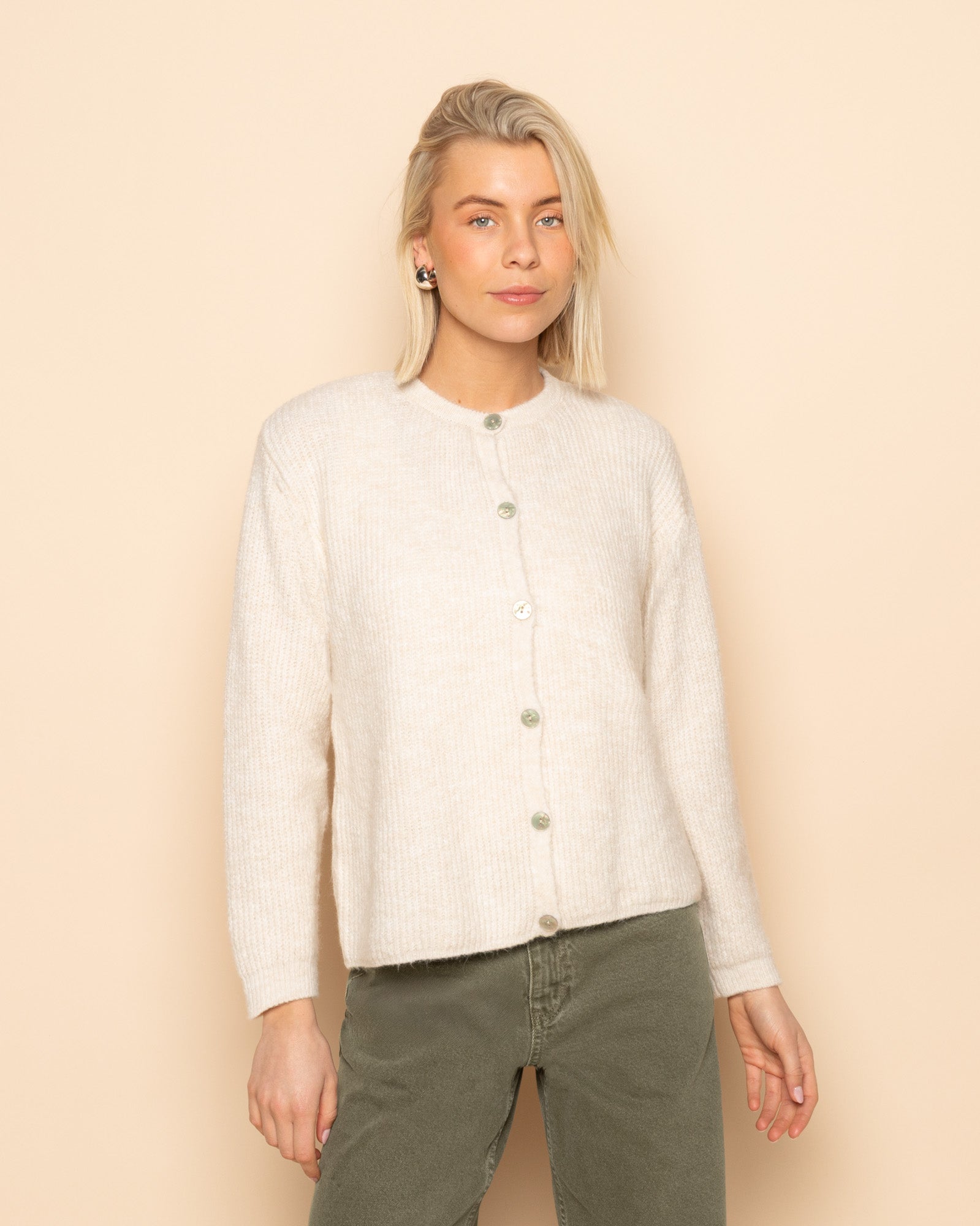 AMARA BOUCLE CARDIGAN CRÈME
