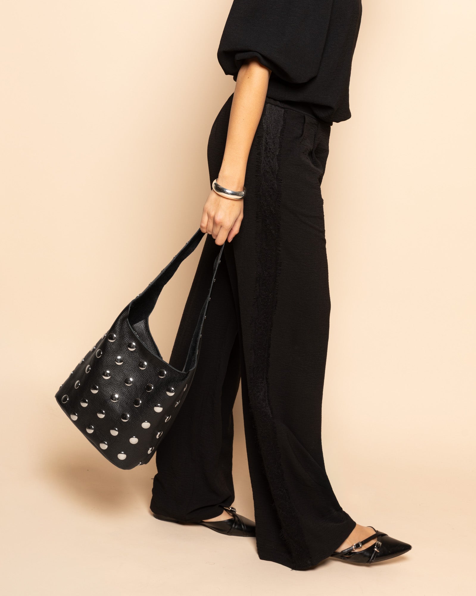 STUD SHOPPER BLACK