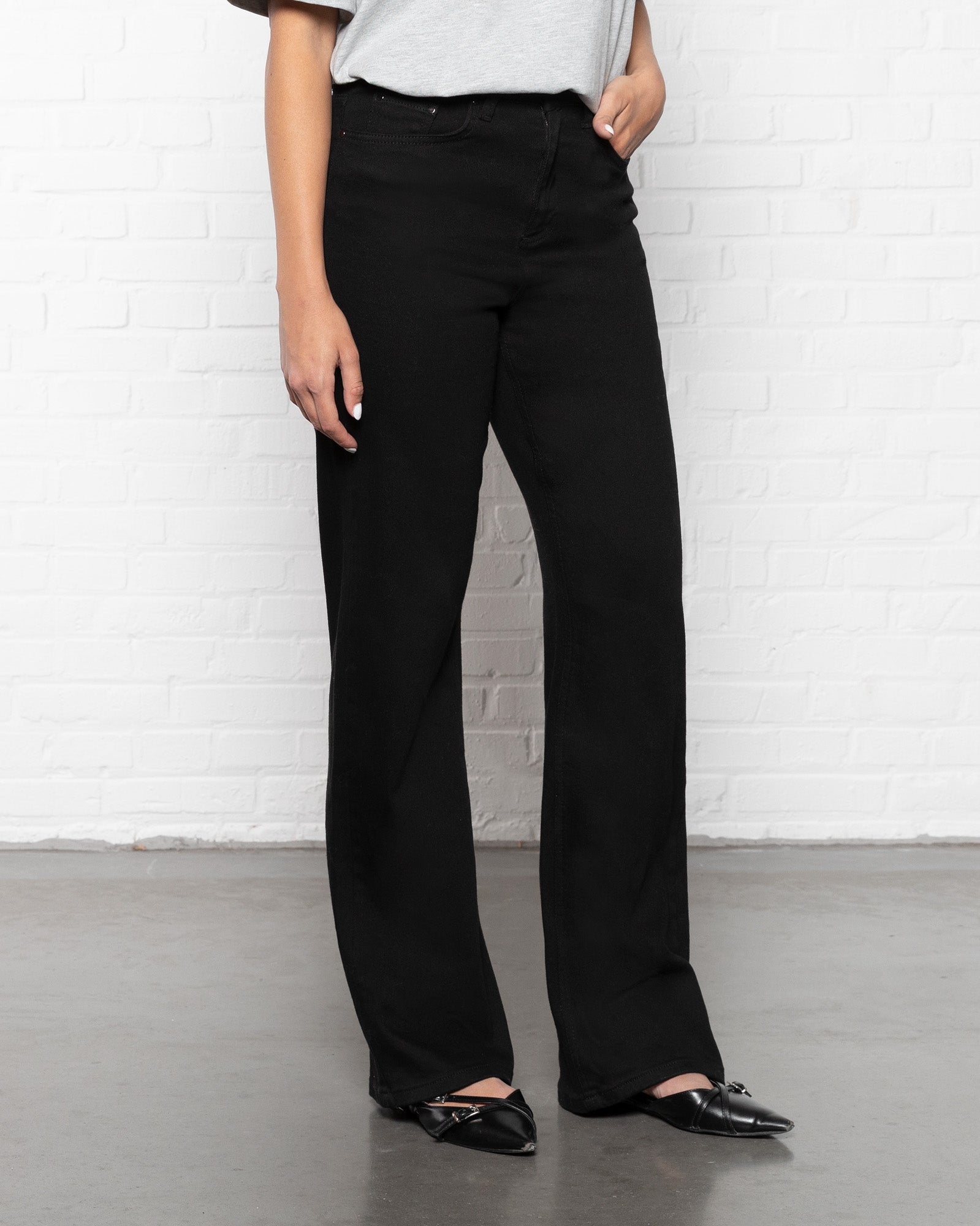 BOOTCUT JEANS BLACK